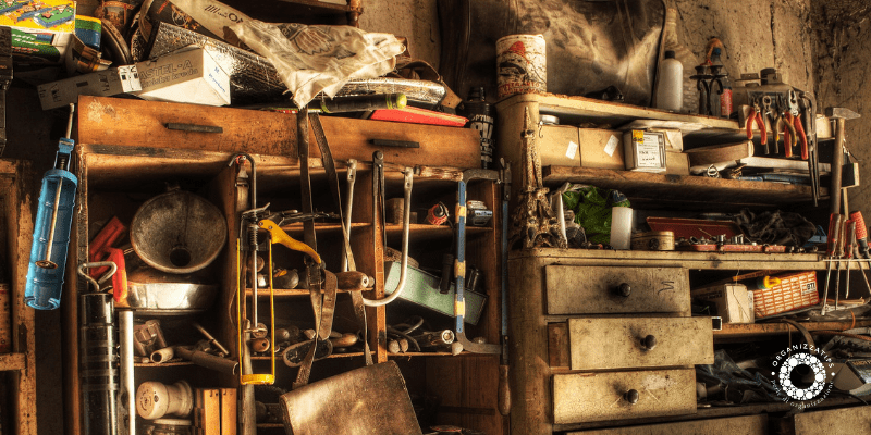 Decluttering in garage: fai spazio al presente!